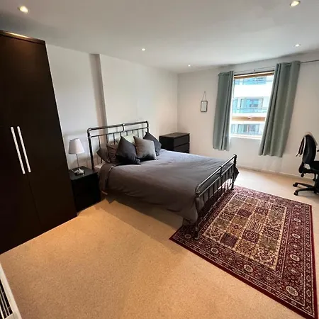 Leeds Dock Apartments City Centre Leeds (West Yorkshire)